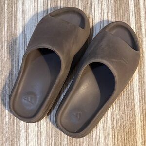 Yeezy Yeezy slides Men's Dark Brown Slide Sandals Size 10
